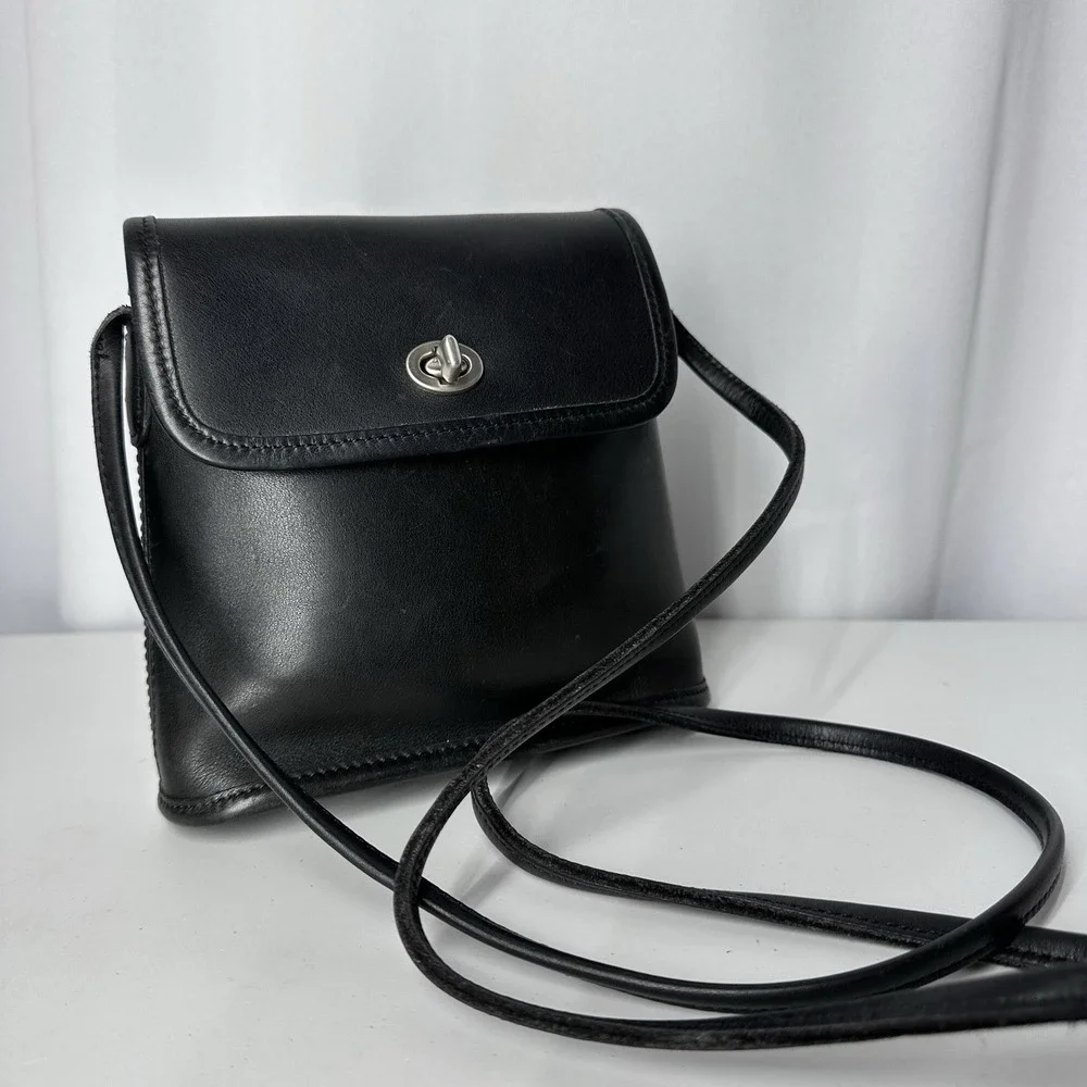Vintage Coach Tango Flap 9049 Black Leather Turnlock‎ Crossbody